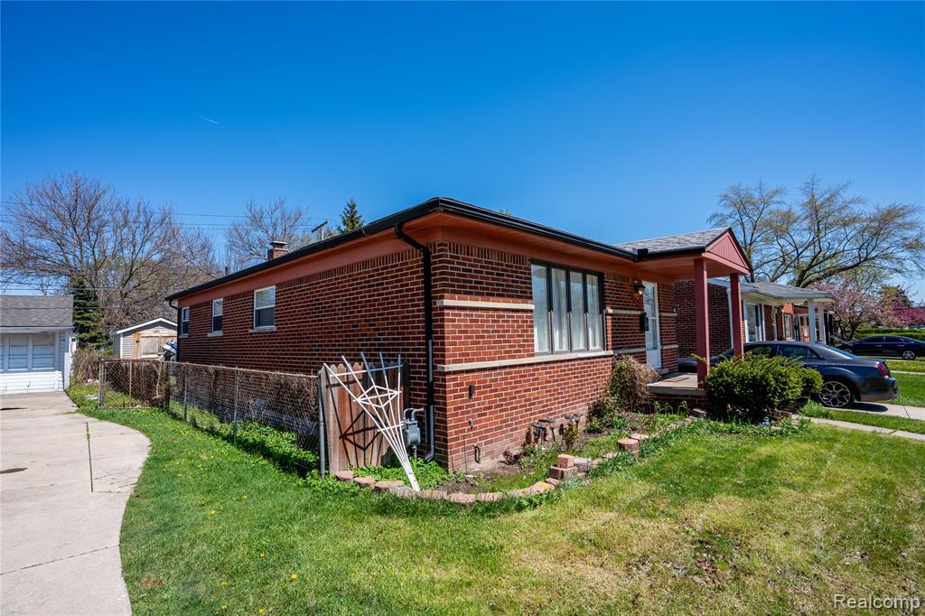 24628 Currier Street, Dearborn Heights, MI 48125 — Photo 2