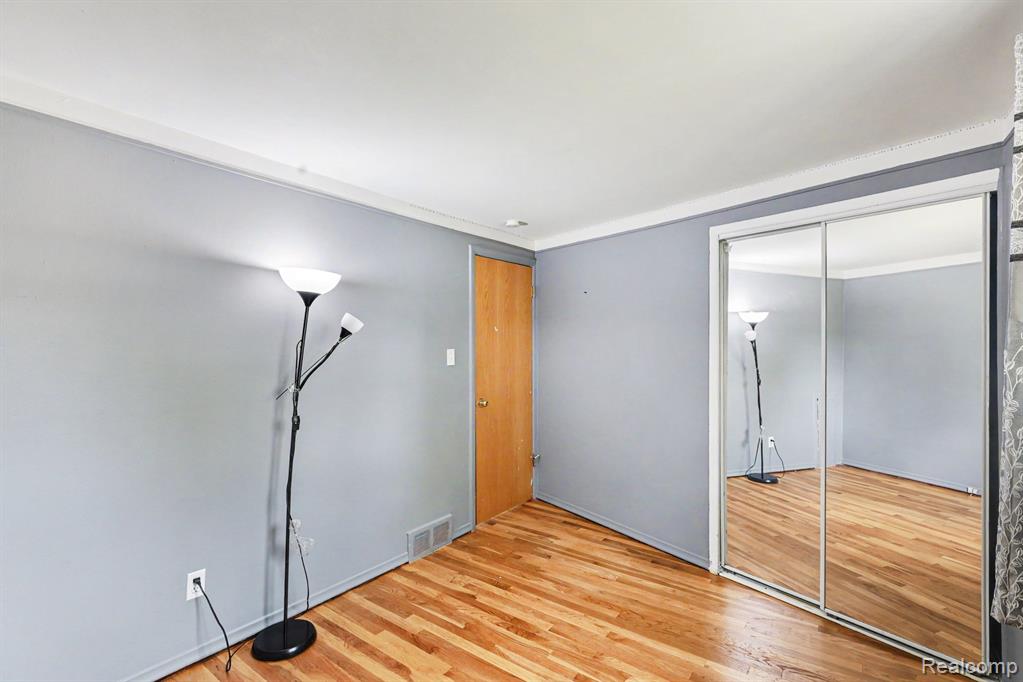 8532 Alwardt Drive, Sterling Heights, MI 48313 — Photo 16