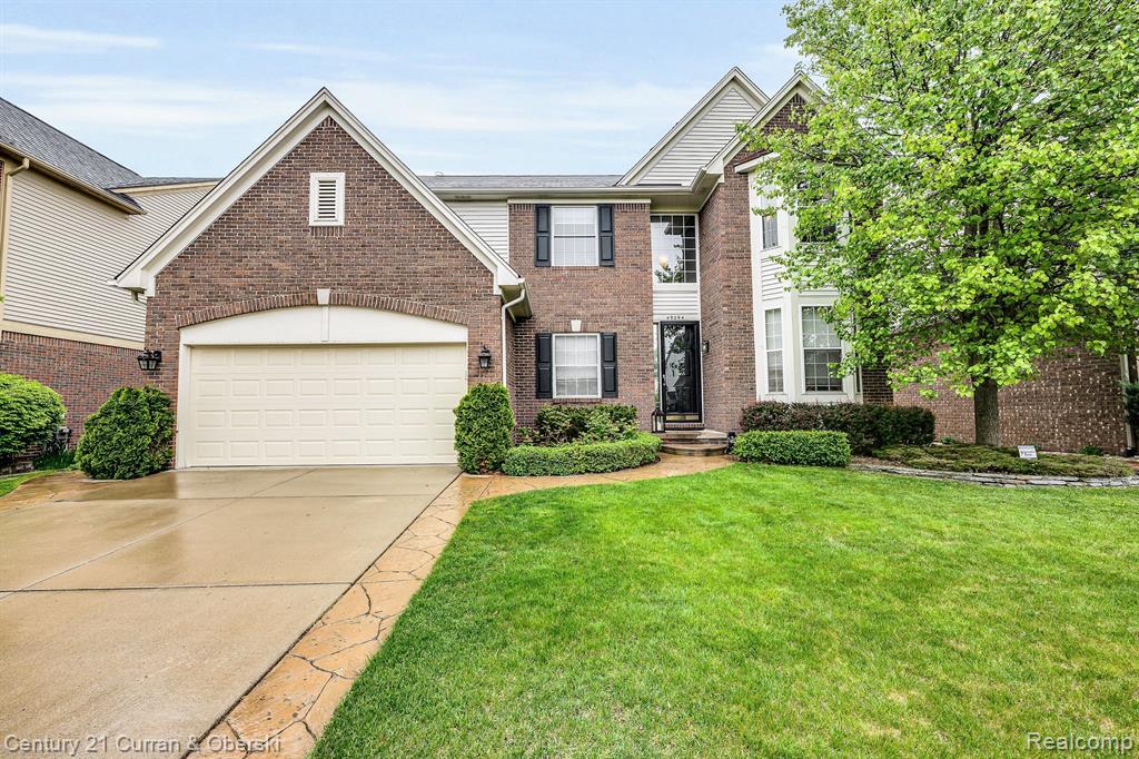 49294 SAINT NICHOLAS, Shelby, MI 48317 — front exterior