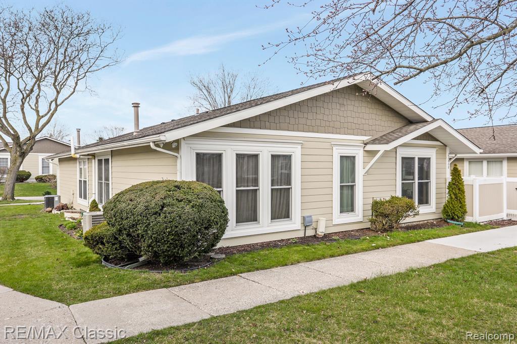 22808 RENFORD Street, Novi, MI — Photo 4