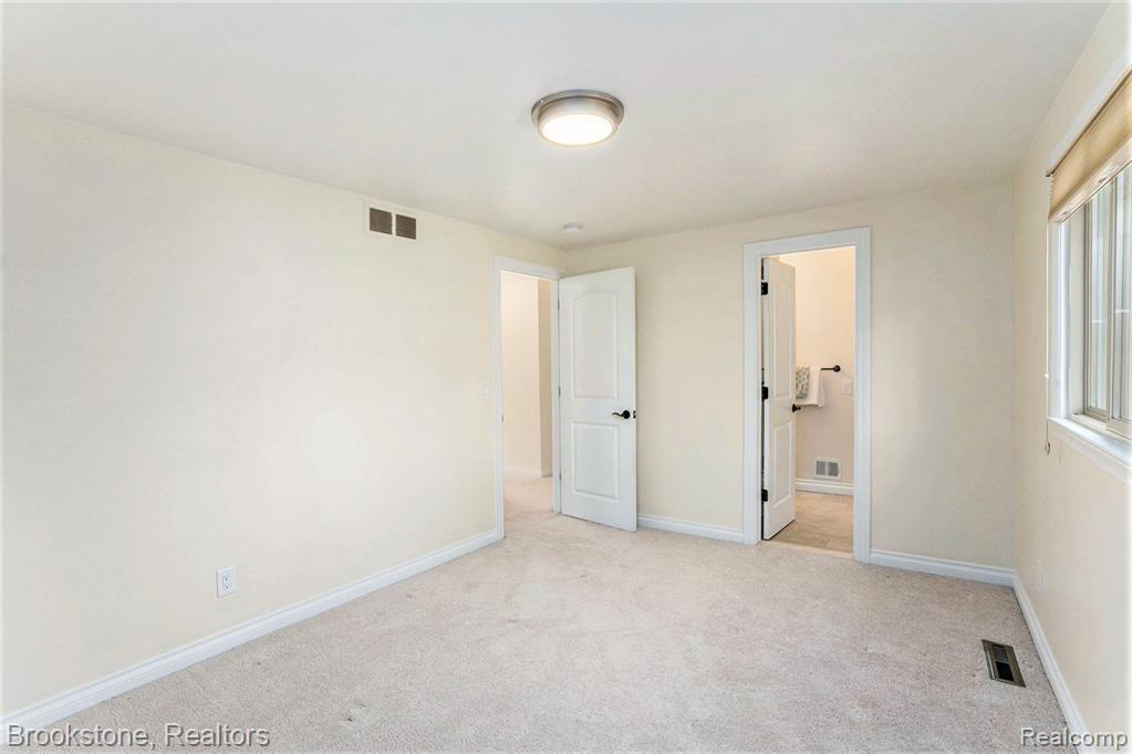 6533 POST OAK Drive, West Bloomfield, MI — Photo 36