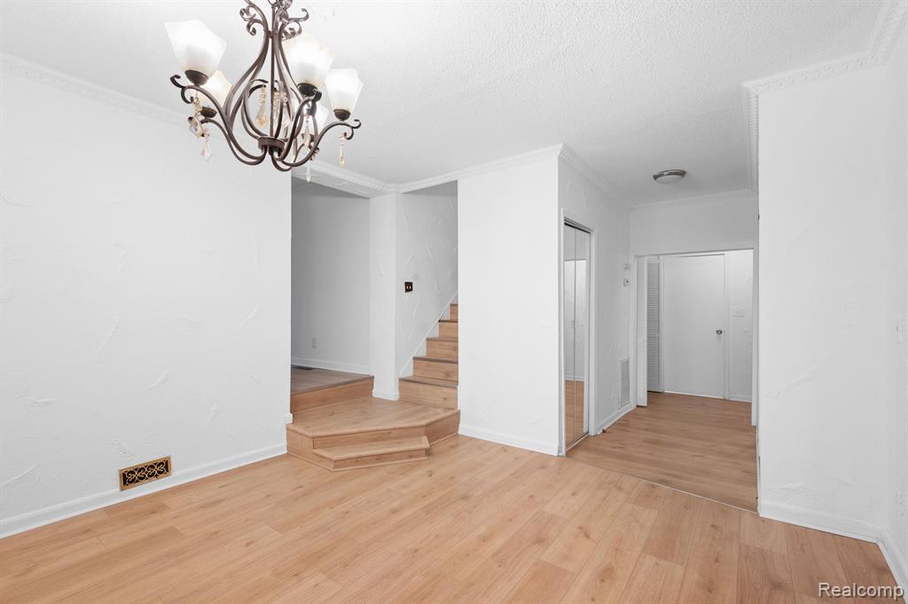 6551 Mayburn Street, Dearborn Heights, MI 48127 — Photo 14