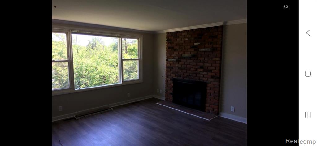 1040 OREGON Boulevard, Waterford, MI 48327 — Photo 3