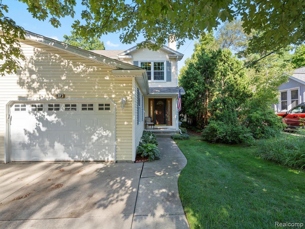 62 S WASHINGTON Street, Lake Orion, MI 48362 — Photo 2