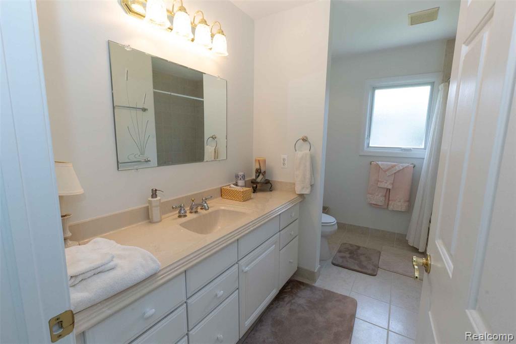 2051 Scott Lake RD Road, Waterford, MI 48328 — Photo 27