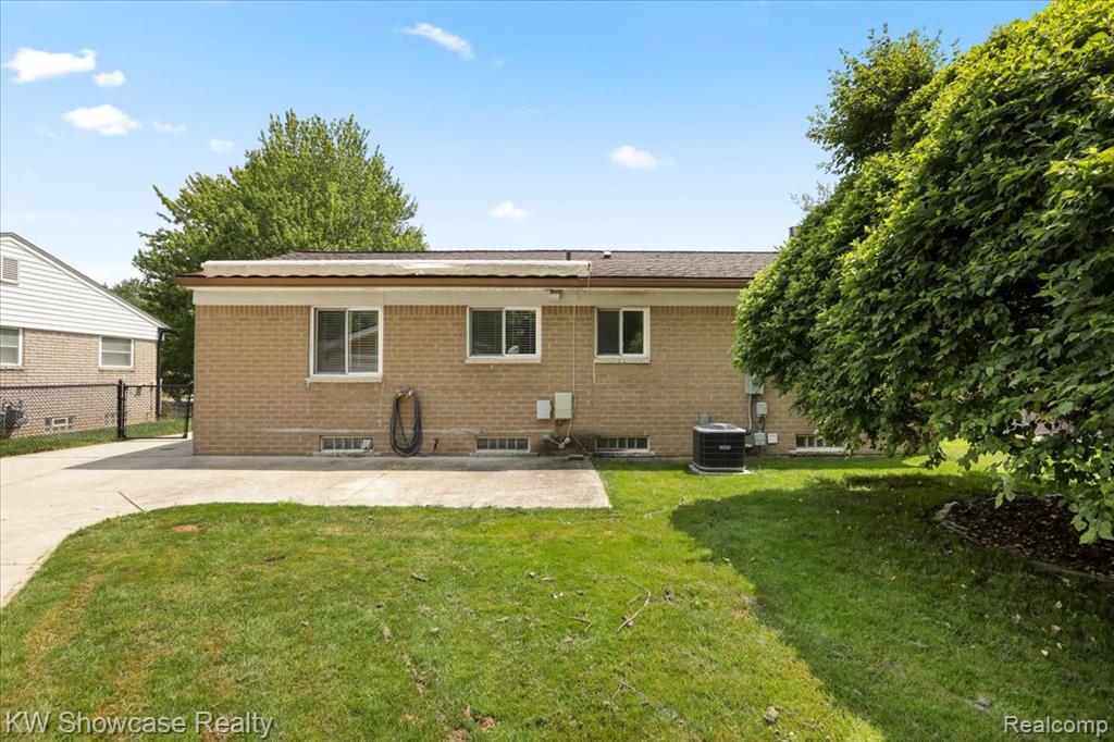 9952 Kennedy Street, Belleville, MI 48111 — Photo 16