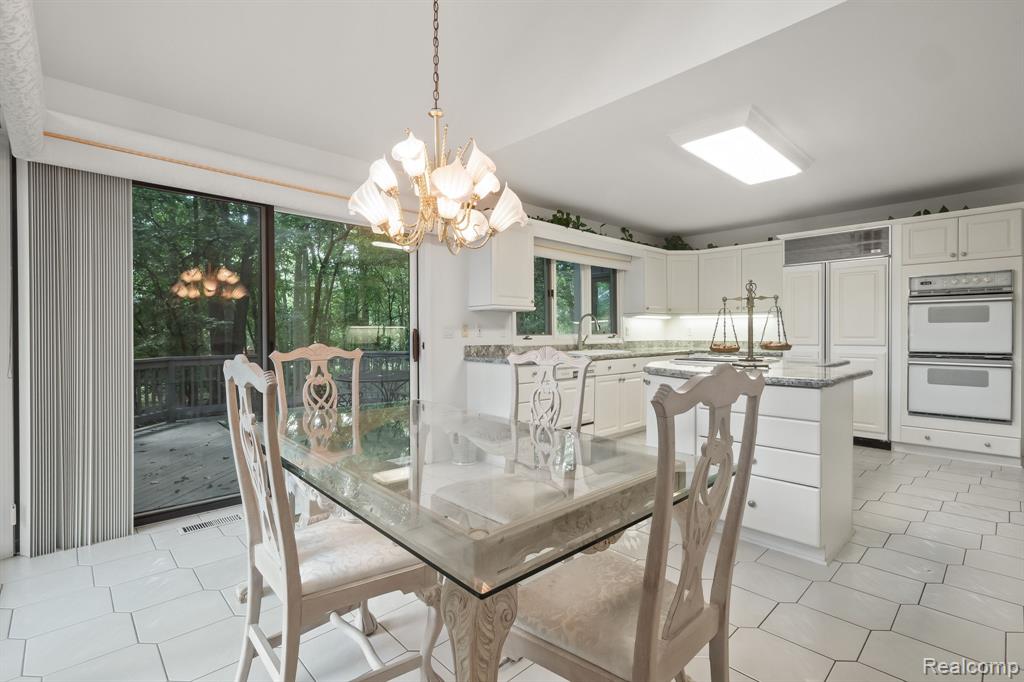 4730 Mirror Lake Drive, West Bloomfield, MI 48323 — Photo 9