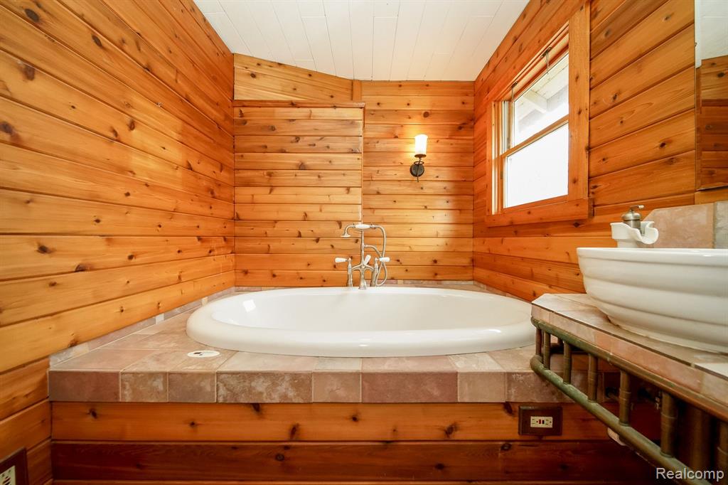 873 HENDRICKSON Boulevard, Clawson, MI — Photo 40