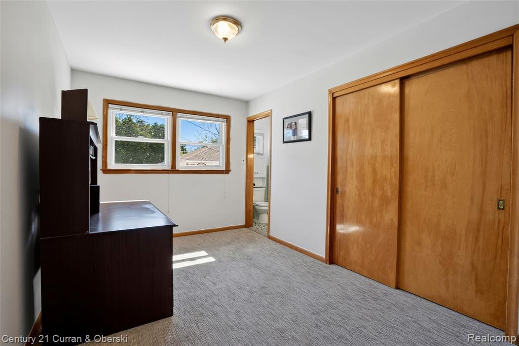 8224 N Evangeline Street, Dearborn Heights, MI 48127 — Photo 8