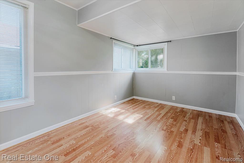 2918 Nagle Court, Keego Harbor, MI 48320 — Photo 16