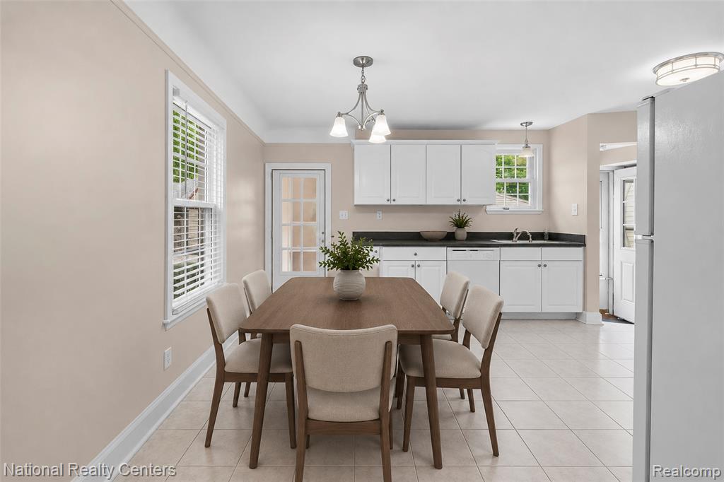 9924 Arden Street, Livonia, MI 48150 — Photo 14