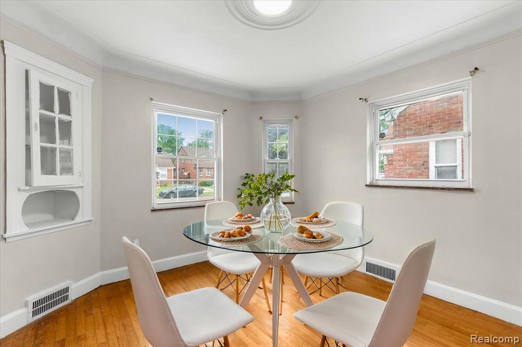 11110 Wayburn Street, Grosse Pointe, MI 48224 — Photo 5
