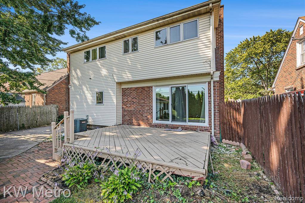 9608 Mercedes, Redford, MI 48239 — Photo 18