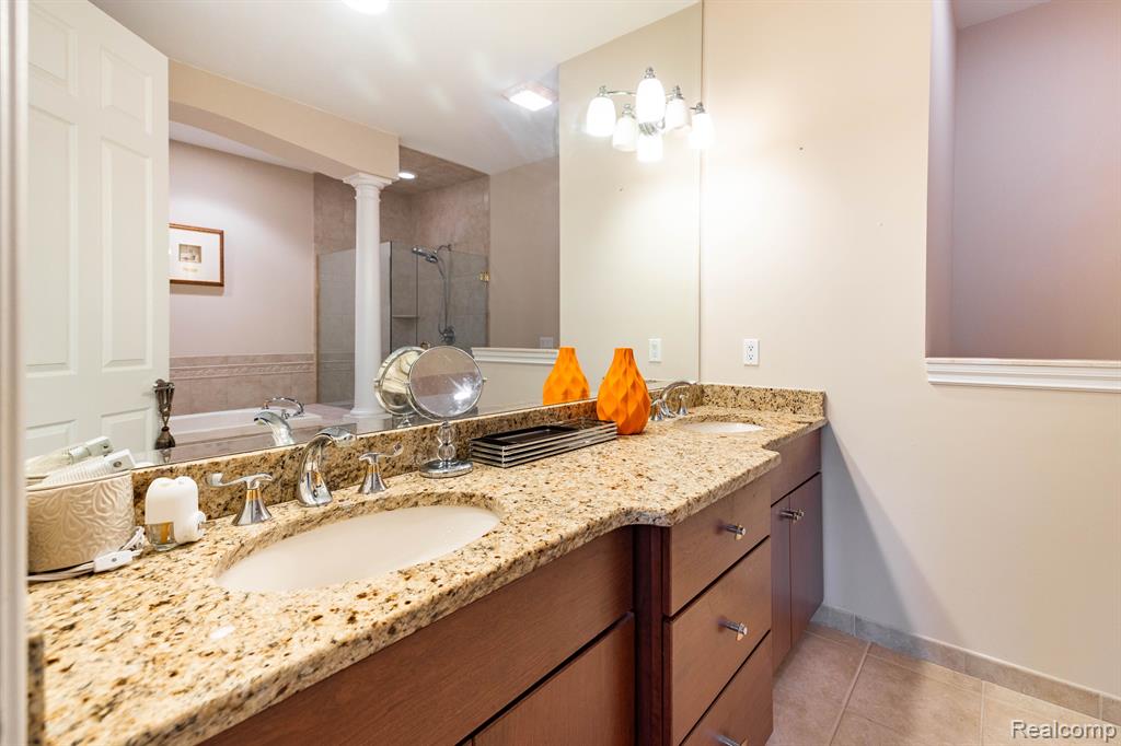 6458 ENCLAVE Drive, Clarkston, MI 48348 — Photo 26