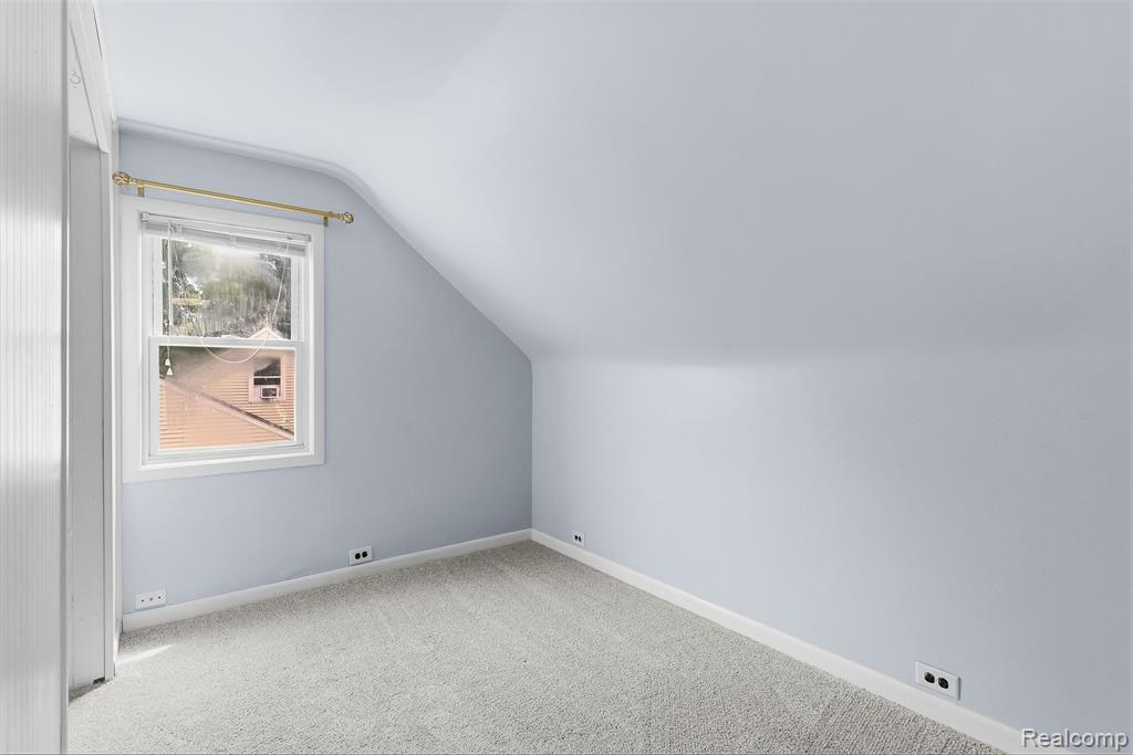 2496 Stockbridge Street, Burton, MI 48509 — Photo 24