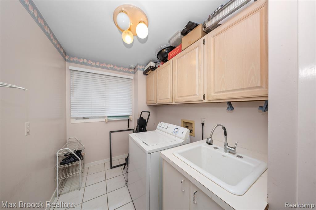 5199 Shenandoah Court, West Bloomfield, MI 48323 — Photo 36
