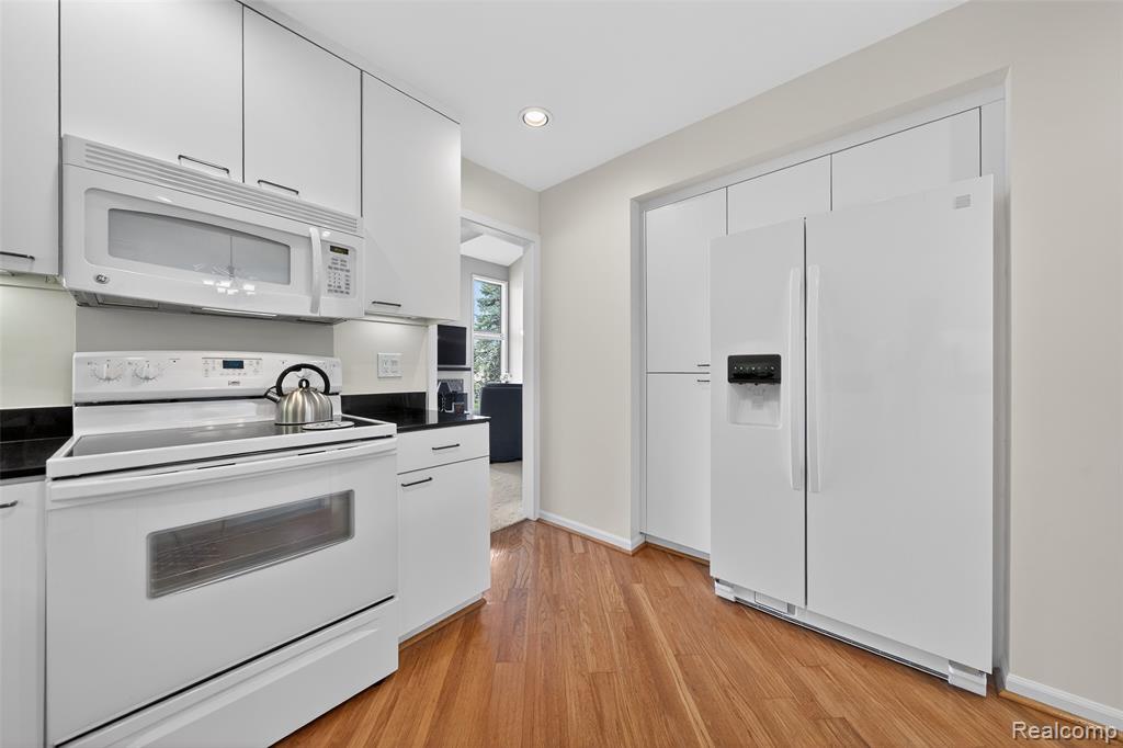 741 Briar Hill Lane, 111, Bloomfield Hills, MI 48304 — Photo 15
