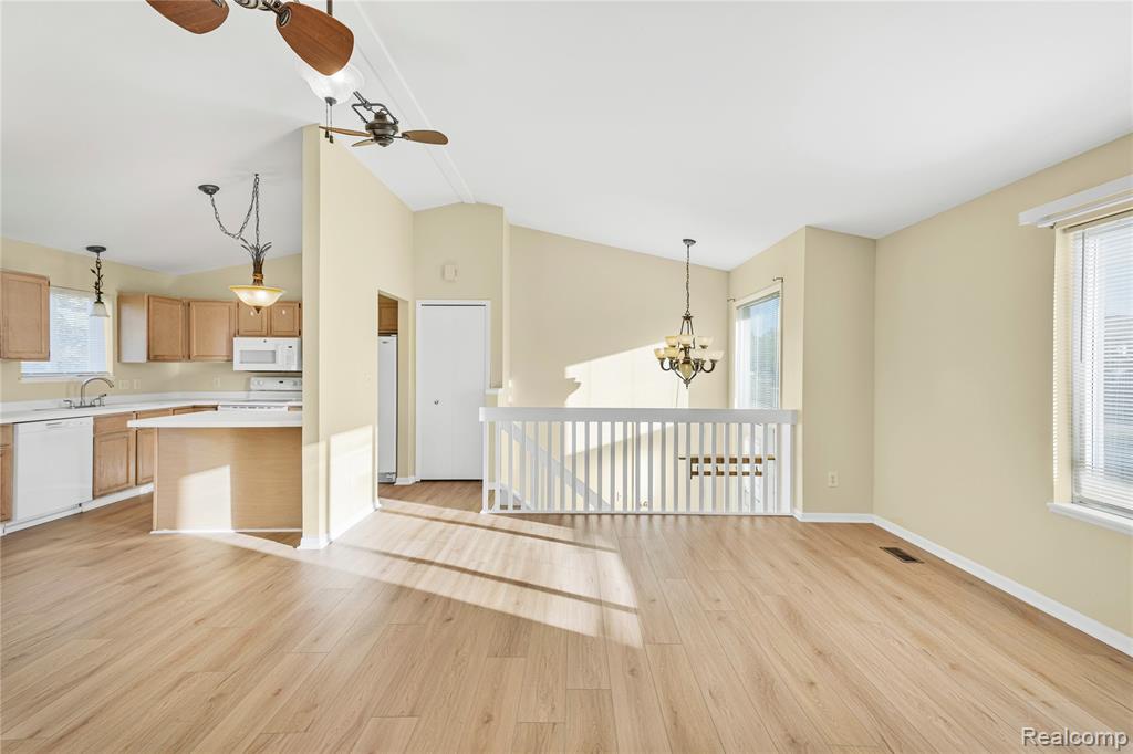 6068 Hearthside Place, Grand Blanc, MI 48439 — Photo 37