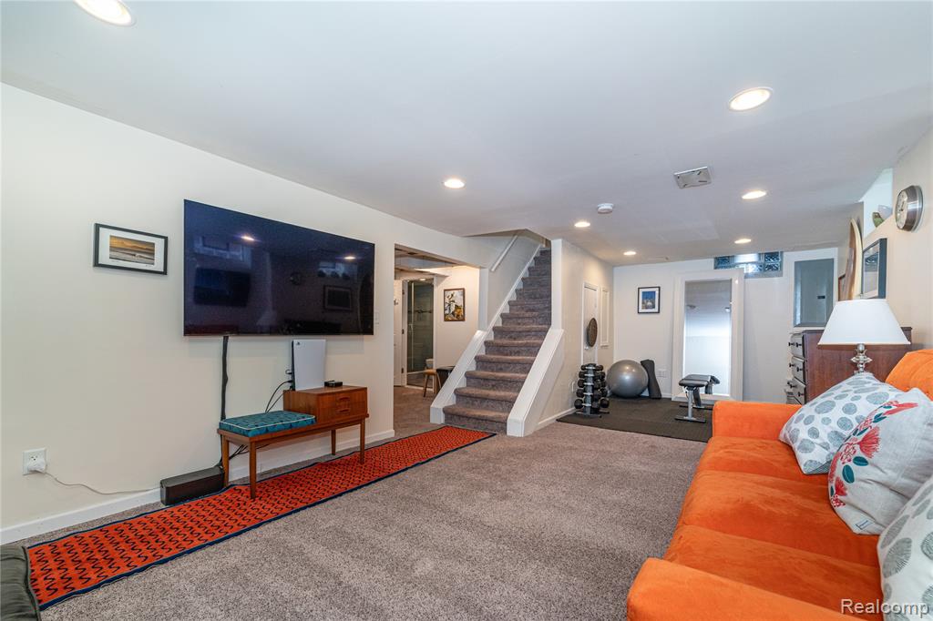 838 W Oakridge Street, Ferndale, MI 48220 — Photo 39