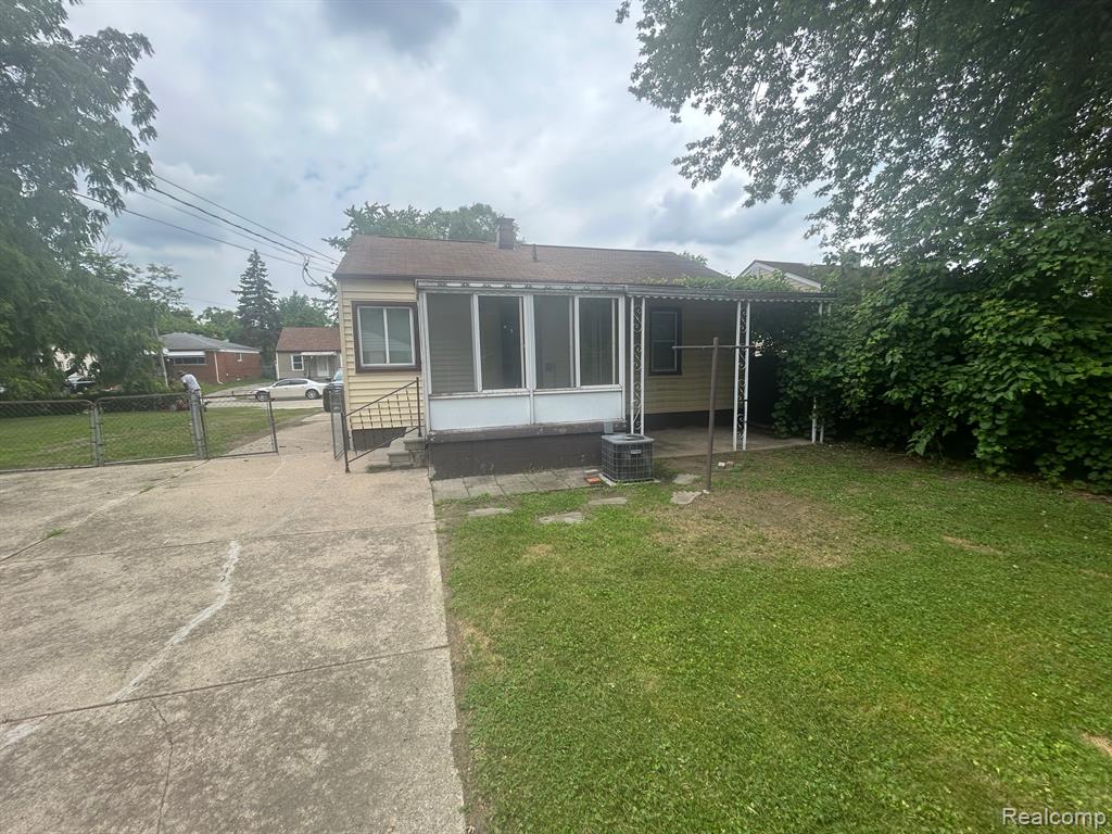 7040 WESTMINSTER Avenue, Warren, MI 48091 — Photo 12
