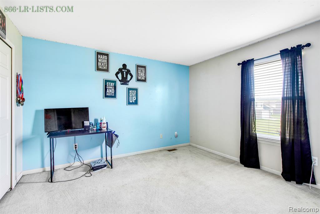 7068 Anna Drive, Belleville, MI 48111 — Photo 24