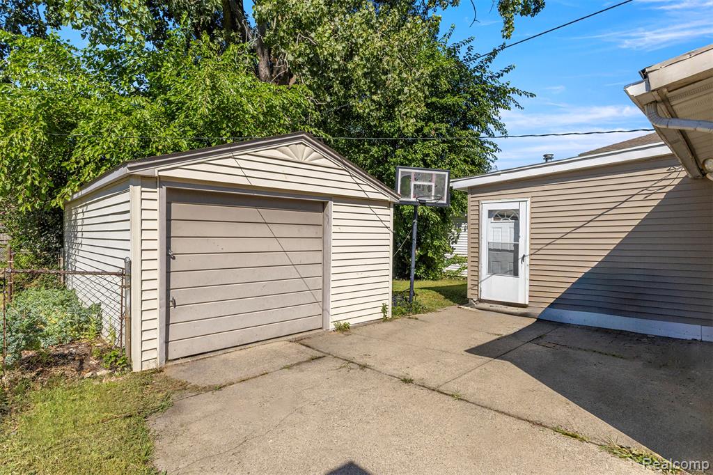 6043 N Vernon Street, Dearborn Heights, MI 48127 — Photo 21