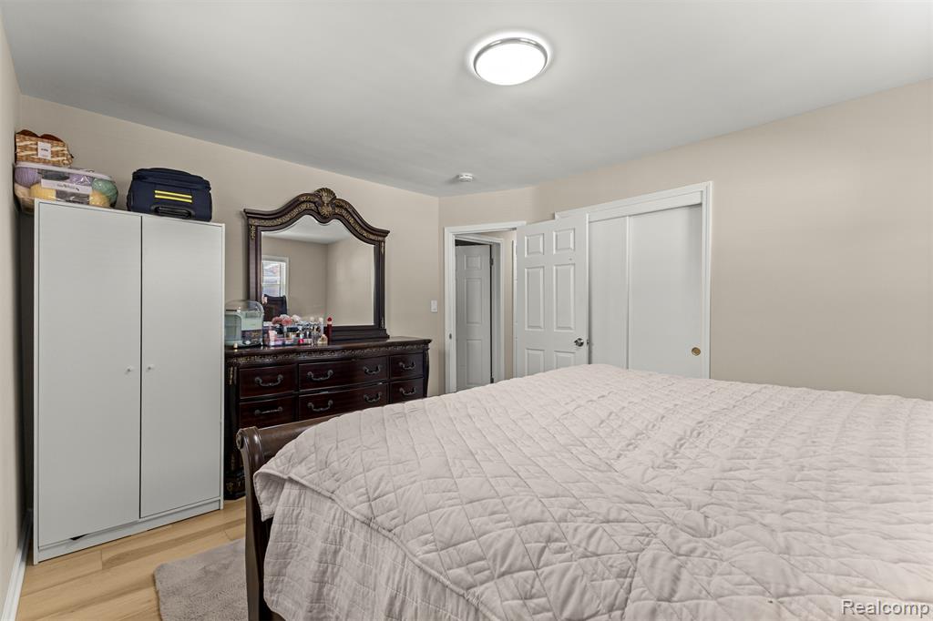 7312 Colonial Street, Dearborn Heights, MI 48127 — Photo 17