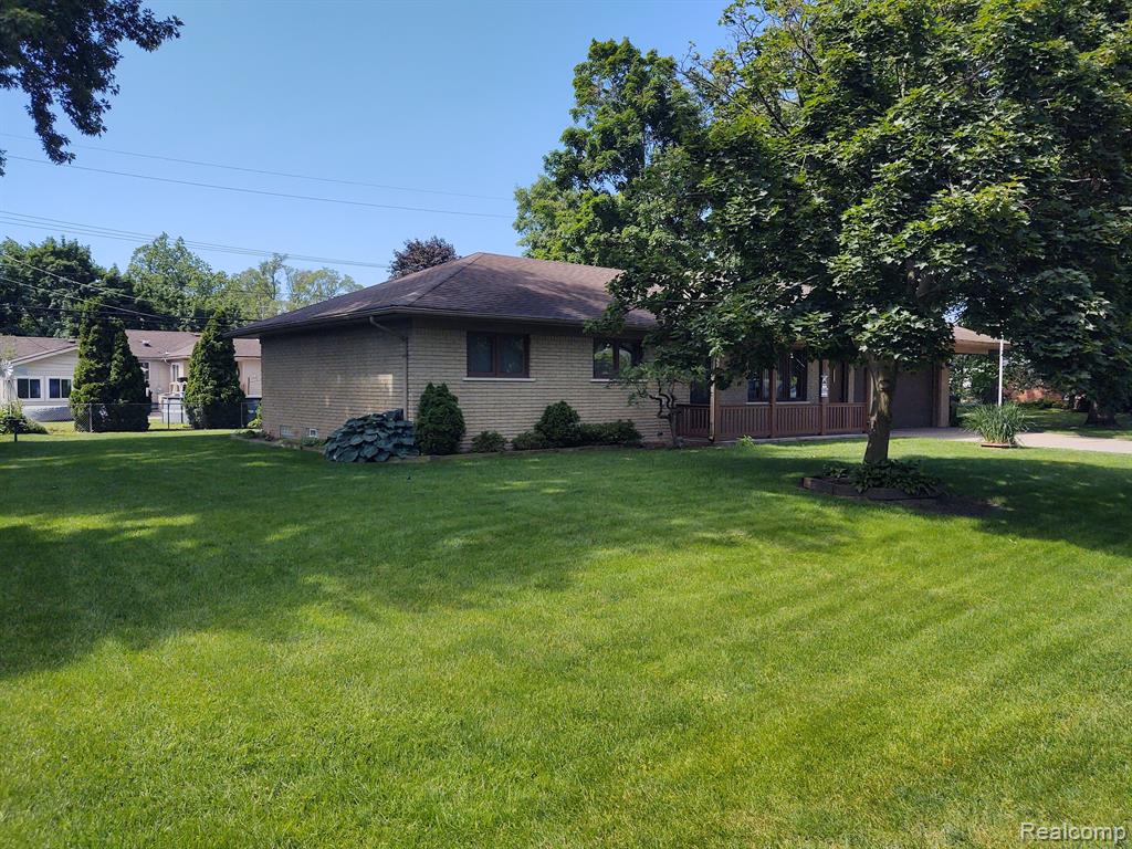 7460 FLICKINGER Drive, Shelby Twp, MI 48317 — Photo 2