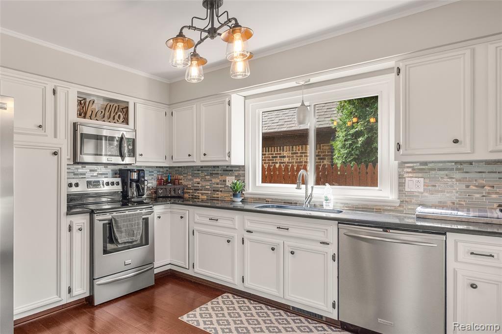 46073 Hollowoode Lane, Macomb, MI 48044 — Photo 14