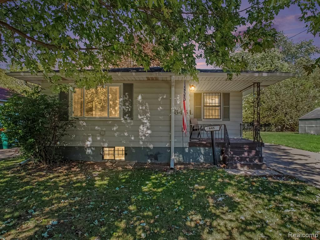 645 Elm Street, Mount Morris, MI 48458