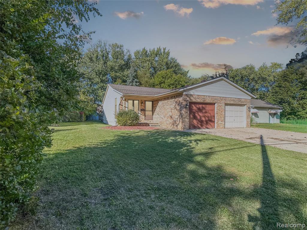 914 North Road, Fenton, MI 48430 — Photo 57