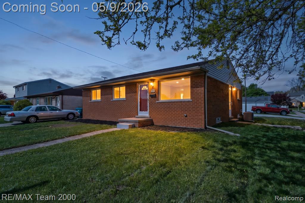 6557 Huntleigh Street, Garden City, MI — Photo 4