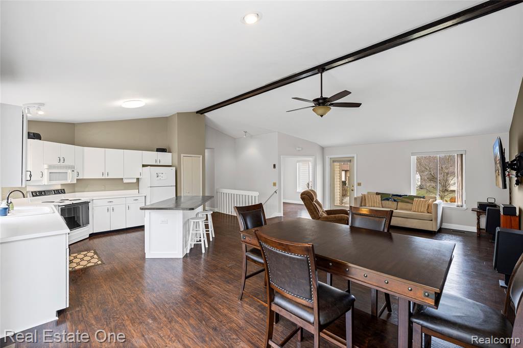 6335 Stonehearth Pass, Grand Blanc, MI 48439 — Photo 23