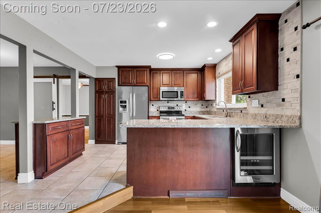 5063 Abington Drive, Troy, MI 48085 — Photo 12