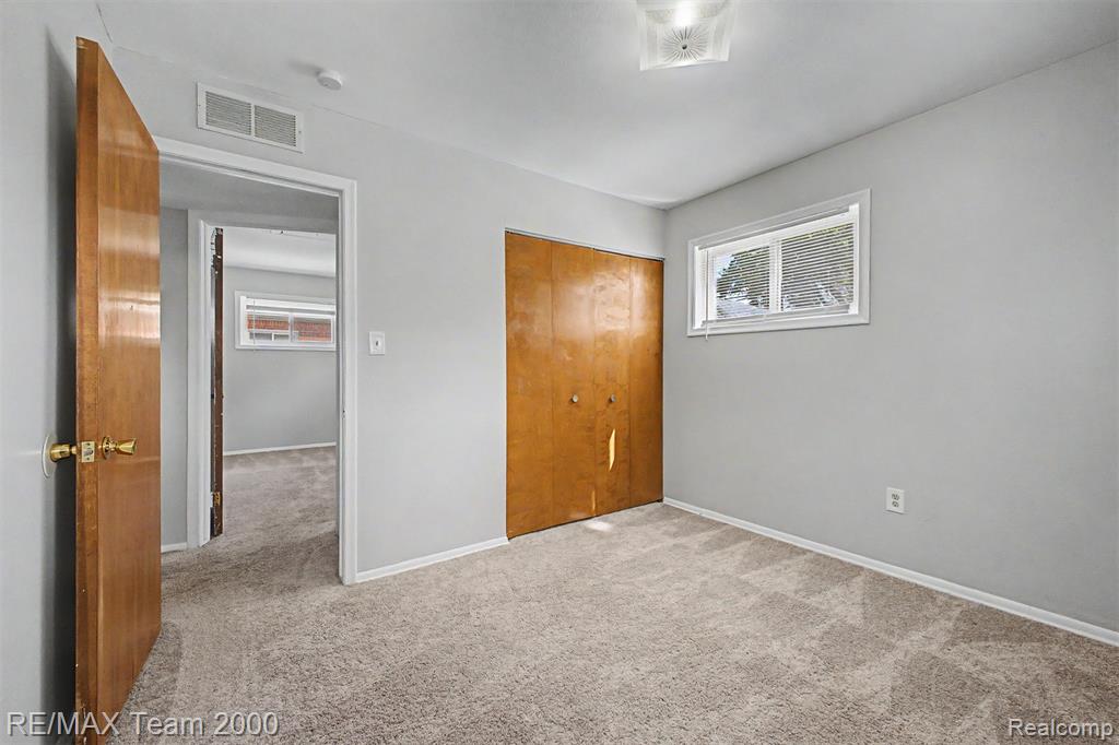 4947 Roosevelt Boulevard, Dearborn Heights, MI 48125 — Photo 20