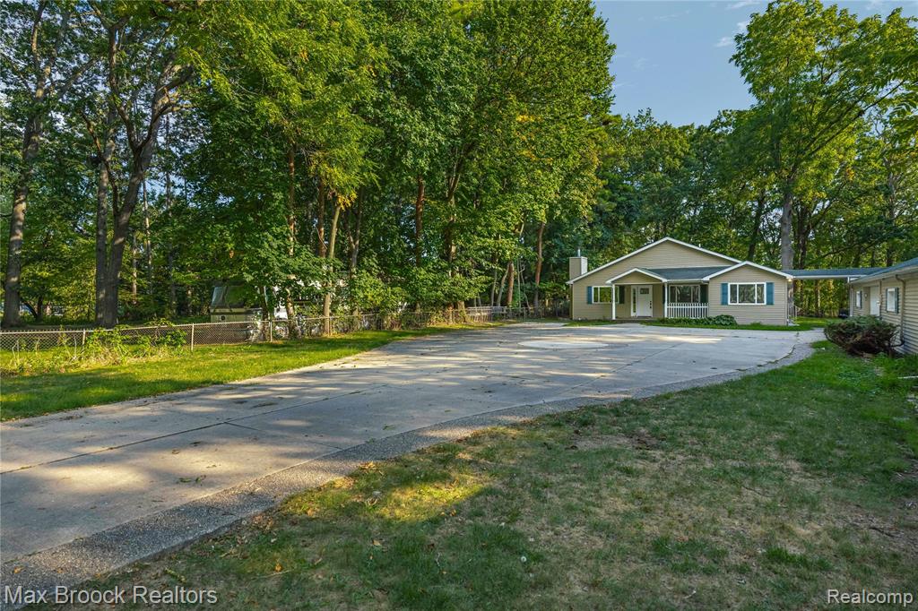 4241 S Shore Street, Waterford, MI 48328 — Photo 58