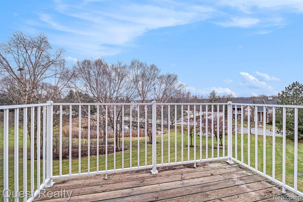 1895 FLAGSTONE Circle, Rochester, MI 48307 — Photo 10