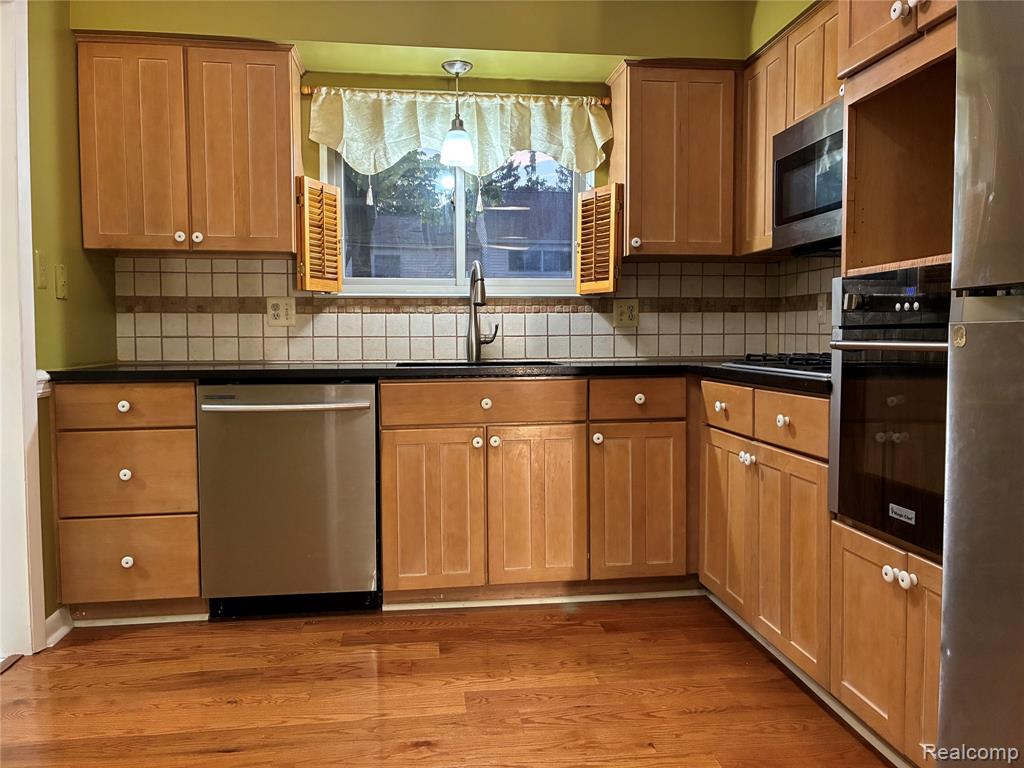 3883 OLD CREEK Road, 18, Troy, MI 48084 — Photo 14