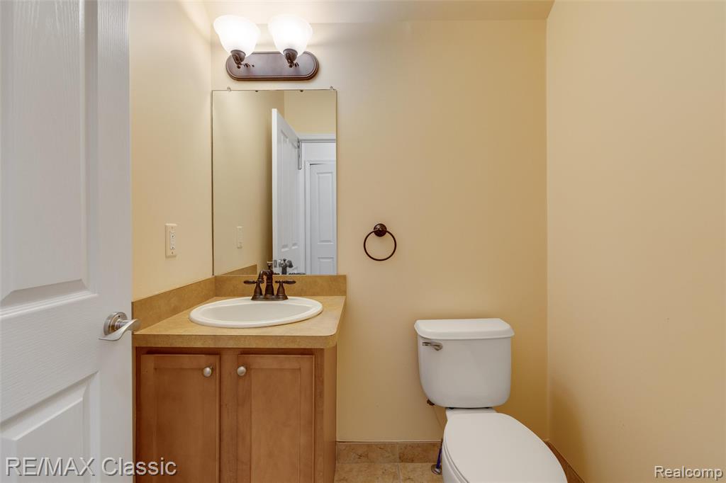 8114 Heron Hills Drive, Walled Lake, MI 48390 — Photo 15