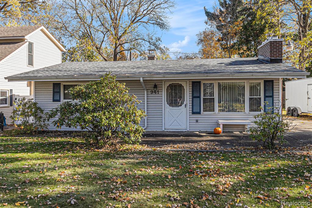 941 Marvell Place, Waterford, MI 48327 — front exterior