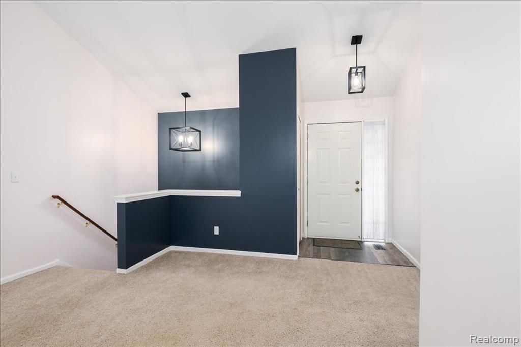 5010 Sandalwood Drive, Grand Blanc, MI 48439 — Photo 4