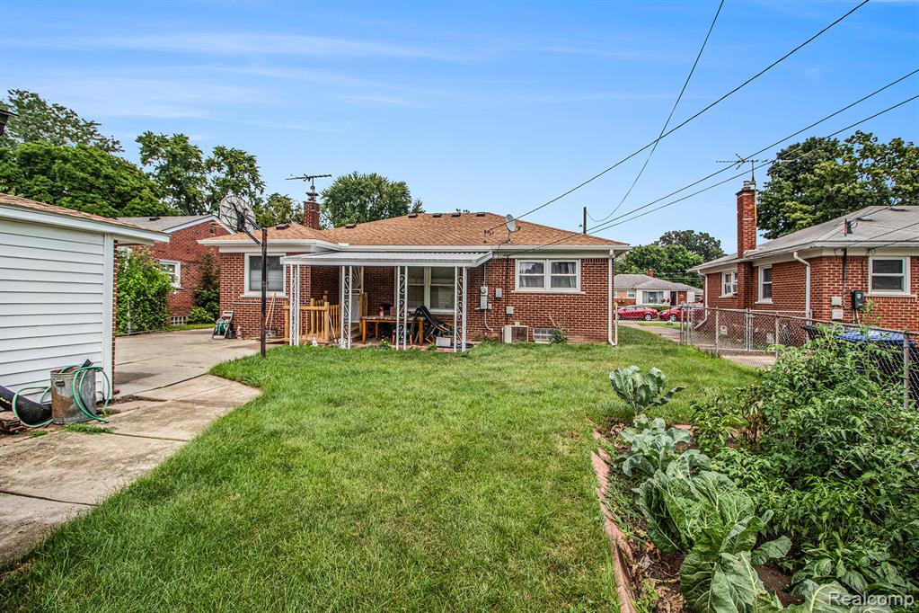 9137 San Jose, MI 48239 — Photo 24
