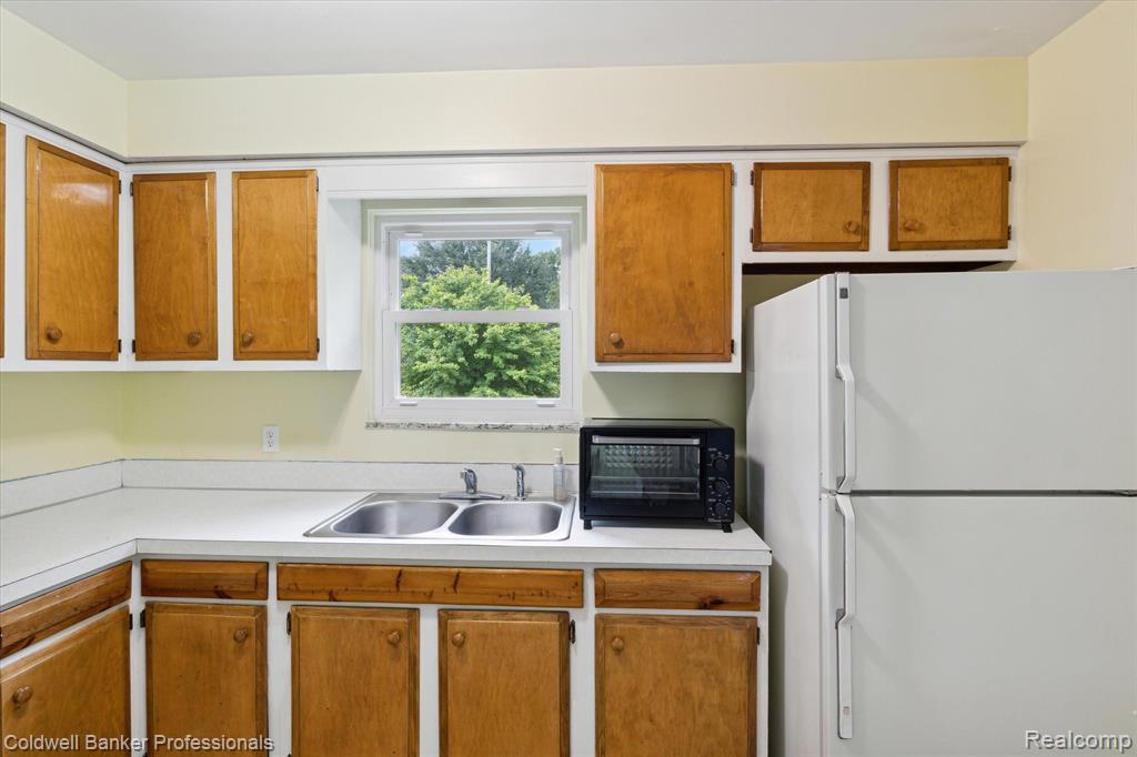 326 EAST Street, Holly, MI 48442 — Photo 12