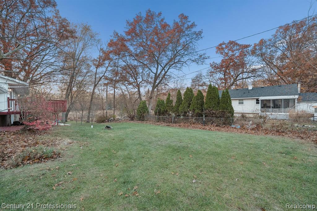 1268 Amarillo Street, Wolverine Lake, MI 48390 — Photo 37