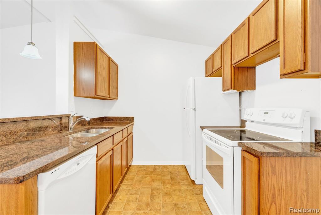 9447 FORESTVIEW Circle, Grand Blanc, MI 48439 — Photo 5