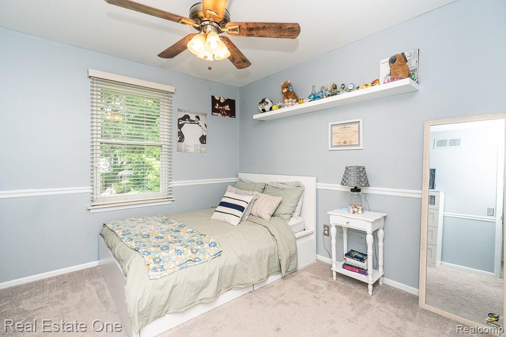 606 Whitney Drive, Rochester Hills, MI 48307 — Photo 22