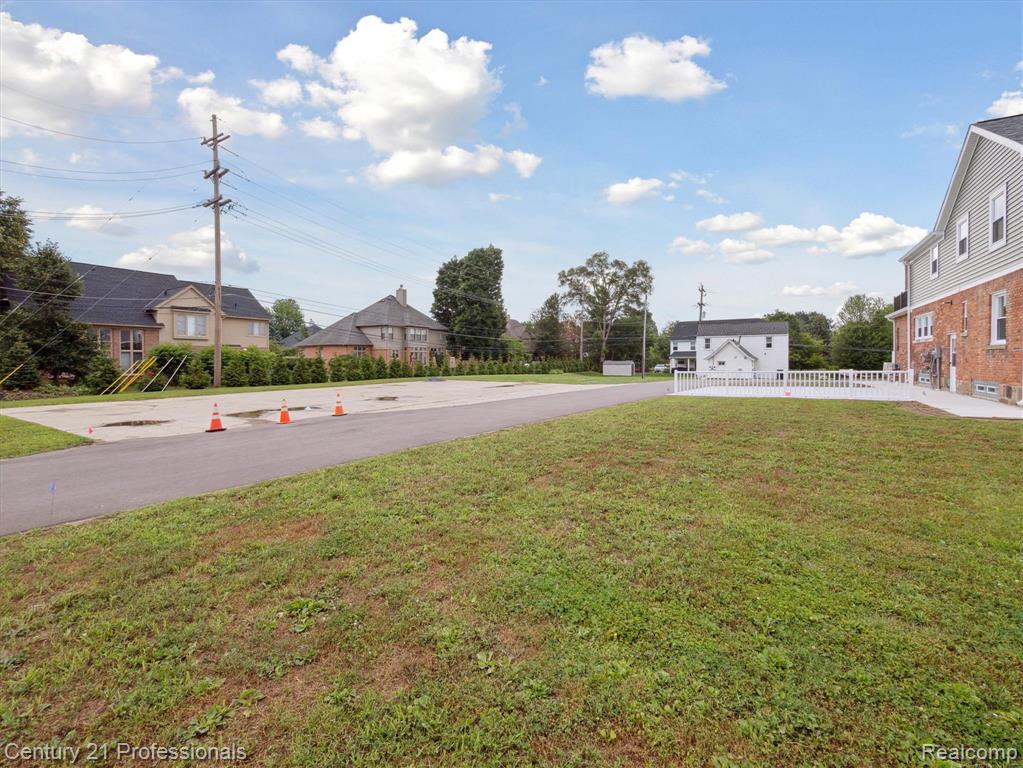 21120 Halsted Road, Farmington Hills, MI 48167 — Photo 52