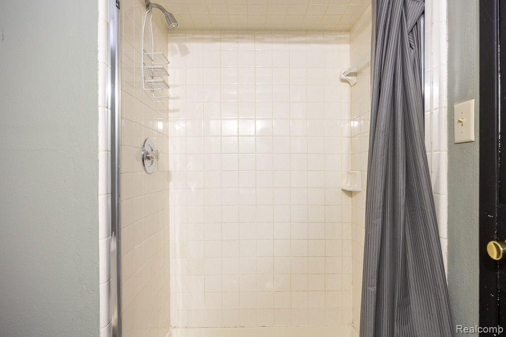 40137 WALTER Drive, Sterling Heights, MI 48310 — Photo 38