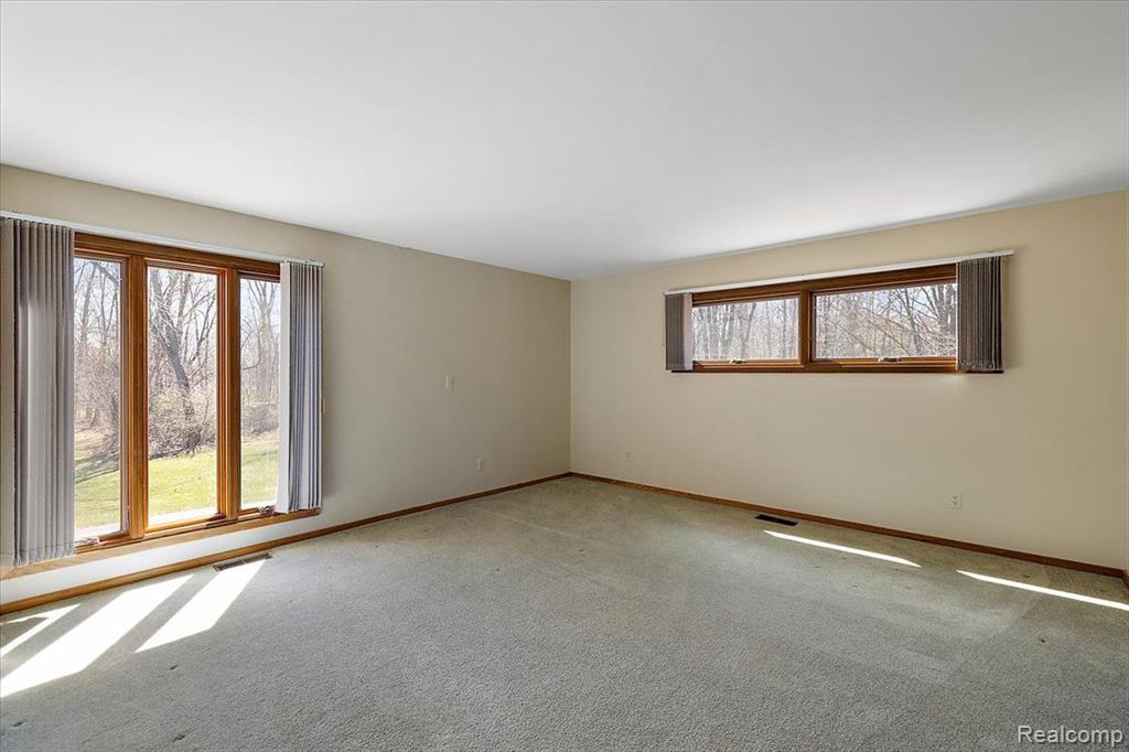 6145 BLUE BEECH Road, Rochester Hills, MI 48306 — Photo 41