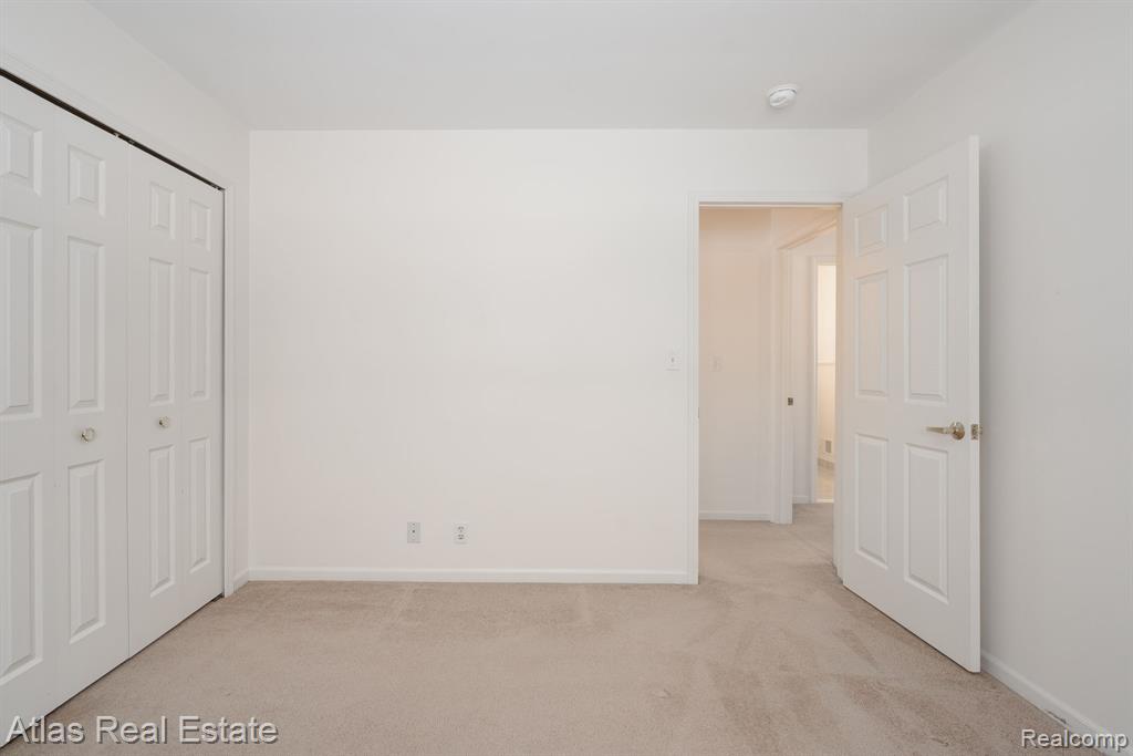 10200 Hawthorne Circle, Goodrich Vlg, MI — Photo 29